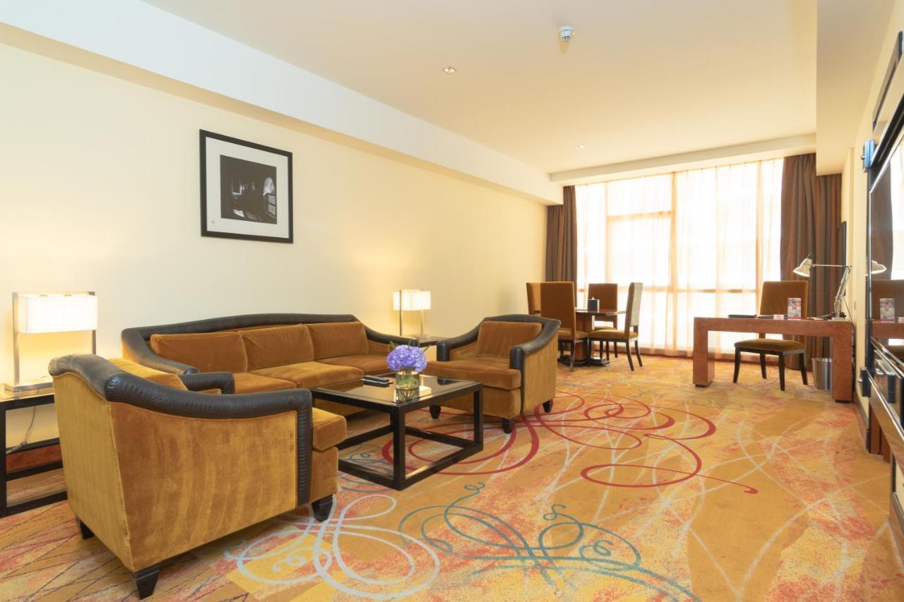 Executive Deluxe Suite complimentary shuttle to DXB Airport Terminal 1 & 3