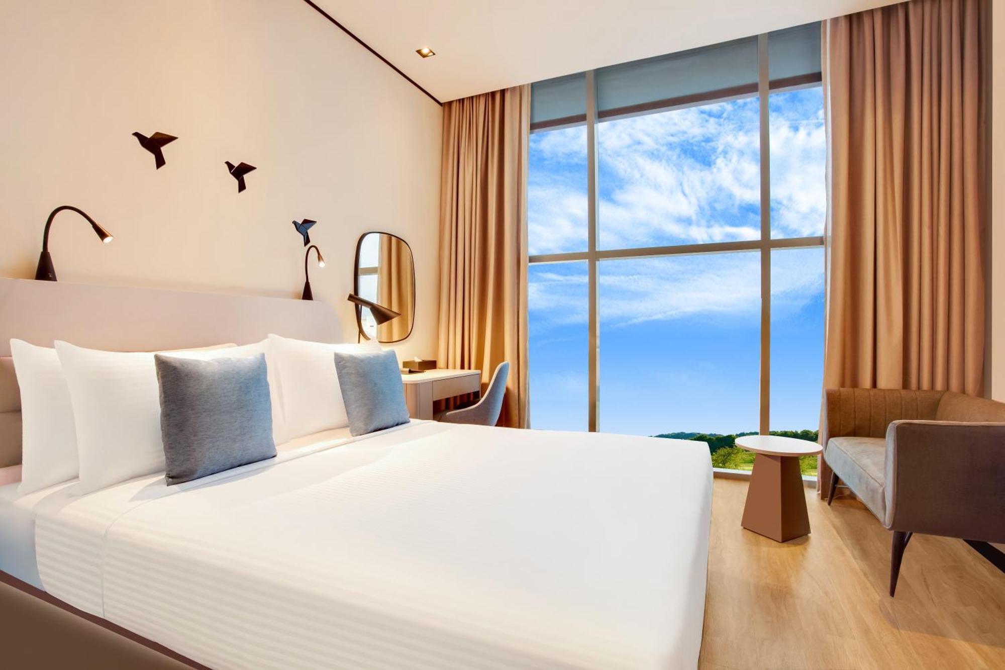 36 Hours Staycation Offer- Superior Room with 10% off Spa and Laundry, Early Check-in 9AM Late Check-out 6PM