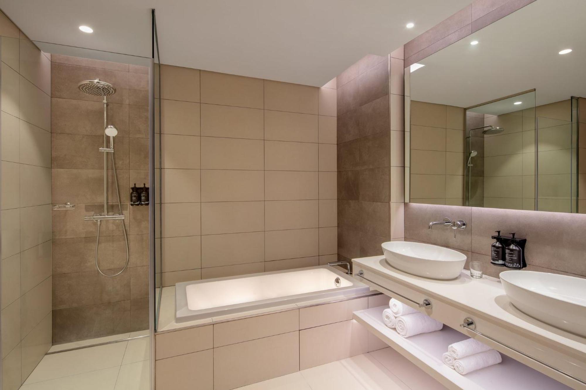 One-Bedroom Suite Kitchenette Burj Khalifa View