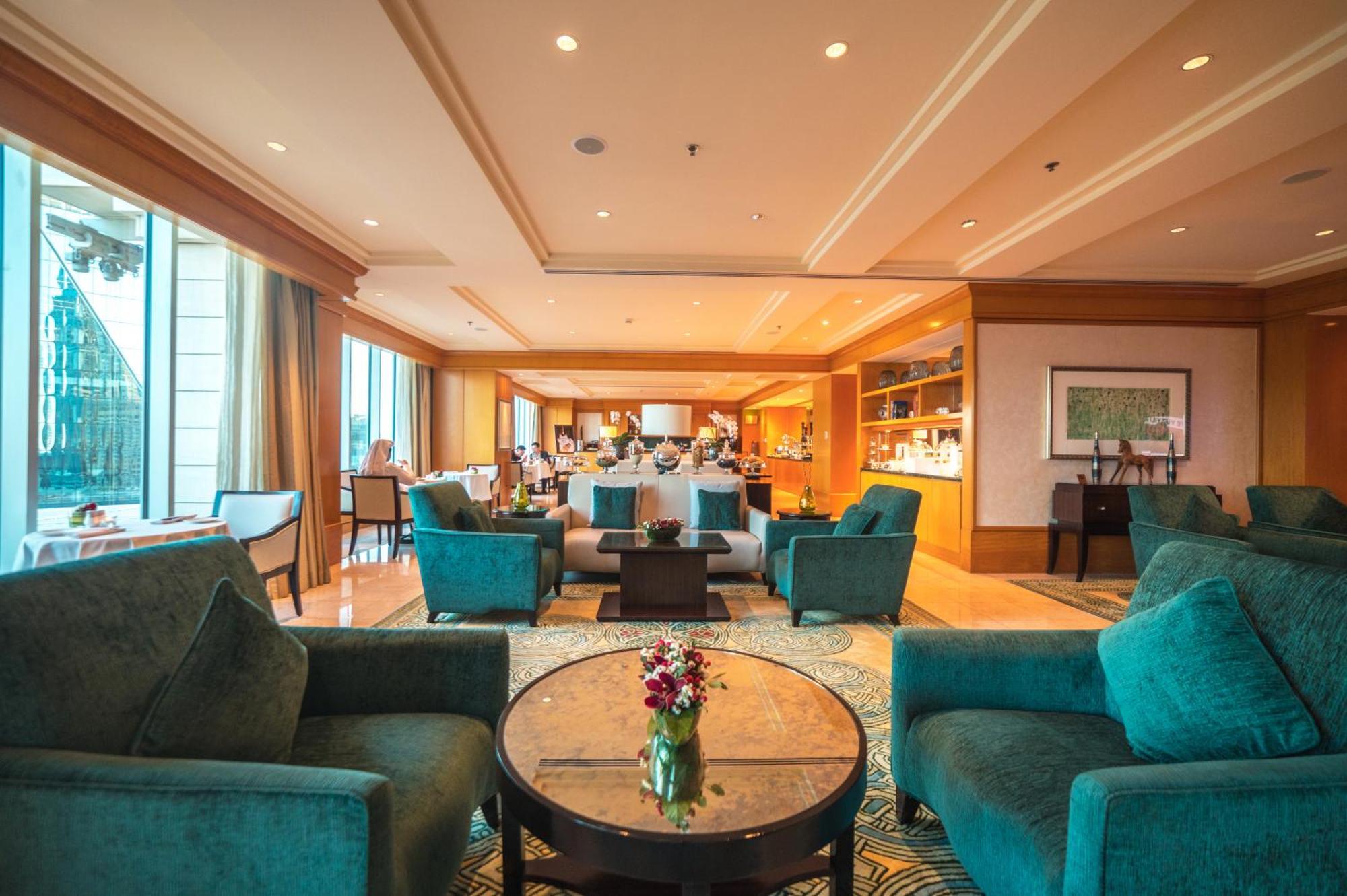 Club Suite with Lounge Access, One King, Non Smoking