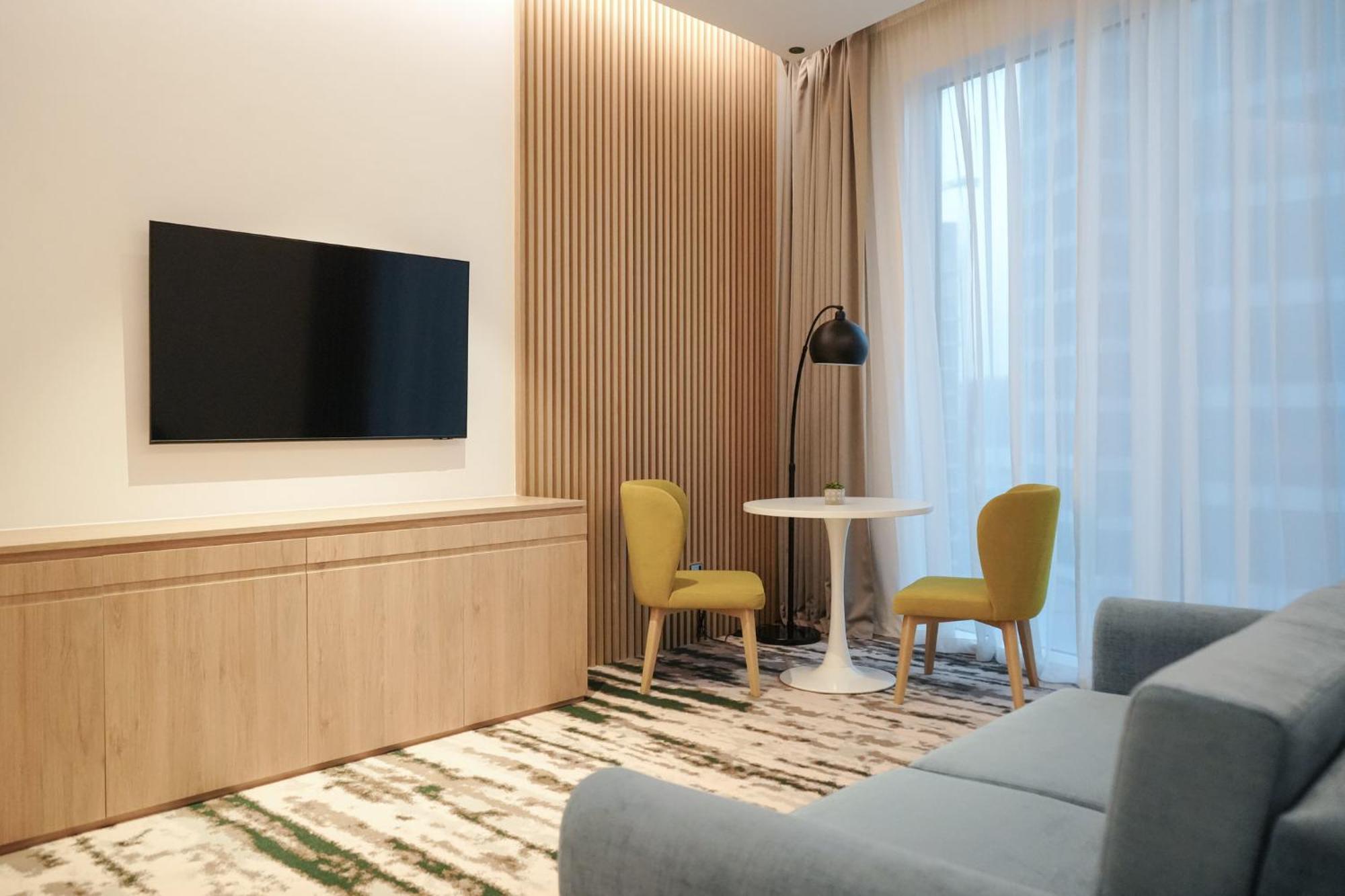 One-Bedroom Suite Burj Khalifa View Smoking
