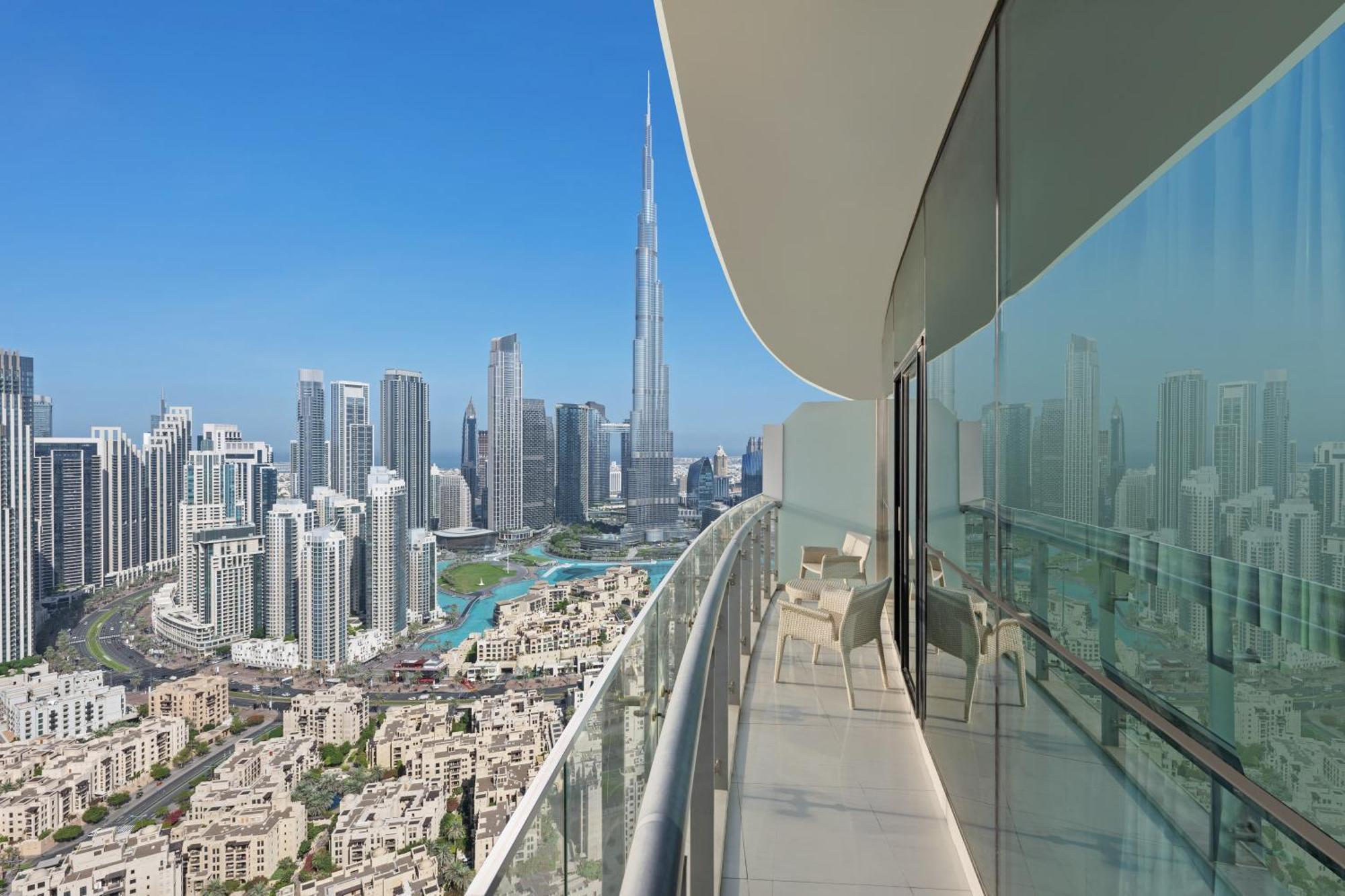 Three Bedroom Suite Private Balcony Burj Khalifa View