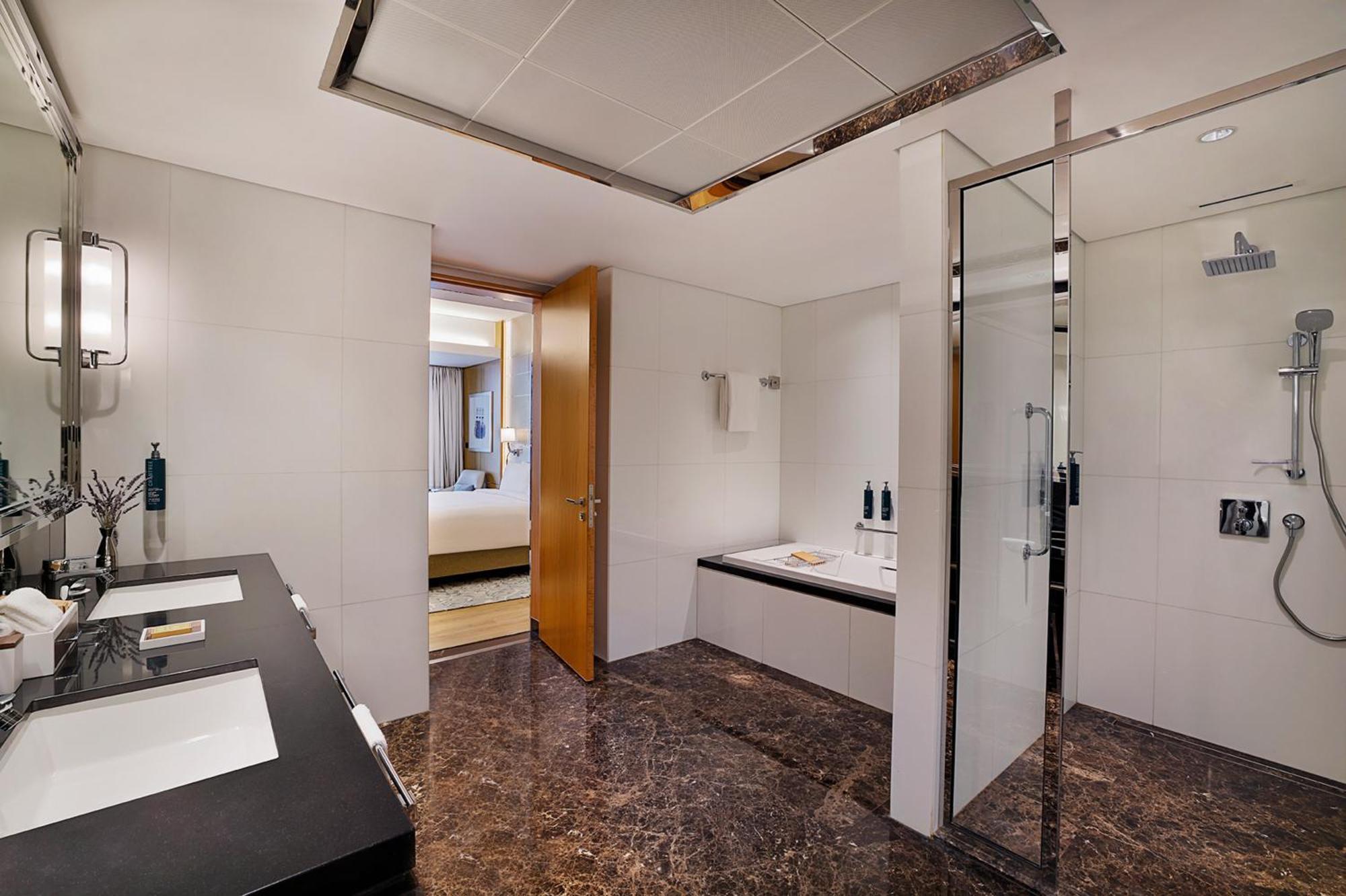 Two-Bedroom Suite with Sea view and Lounge Access