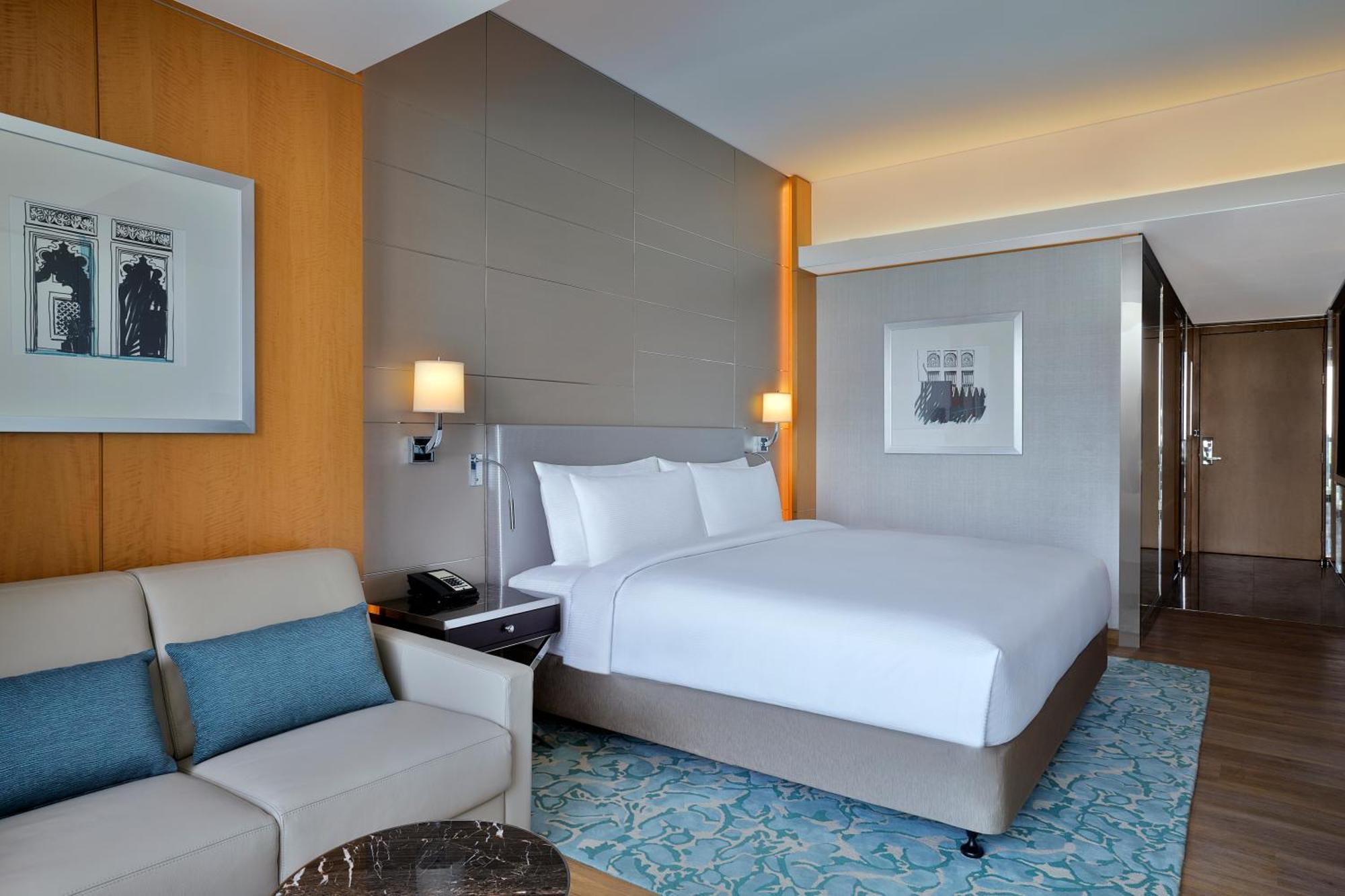 Premium King Room with Balcony and Sea View
