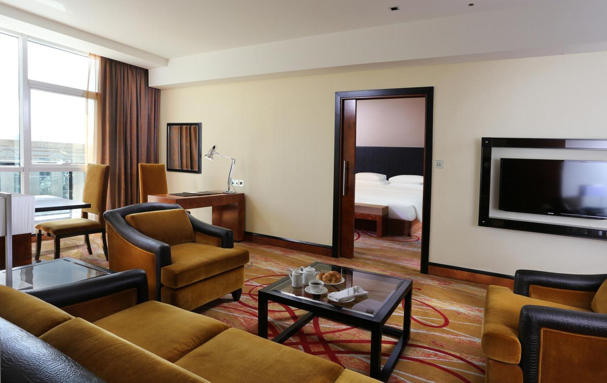 Executive Deluxe Suite complimentary shuttle to DXB Airport Terminal 1 & 3