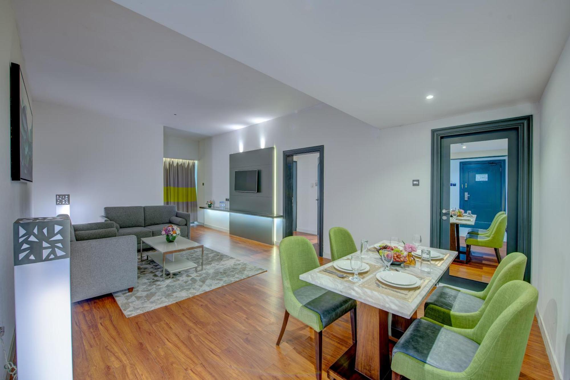 Luxuria Suite with King Bed Non-Smoking
