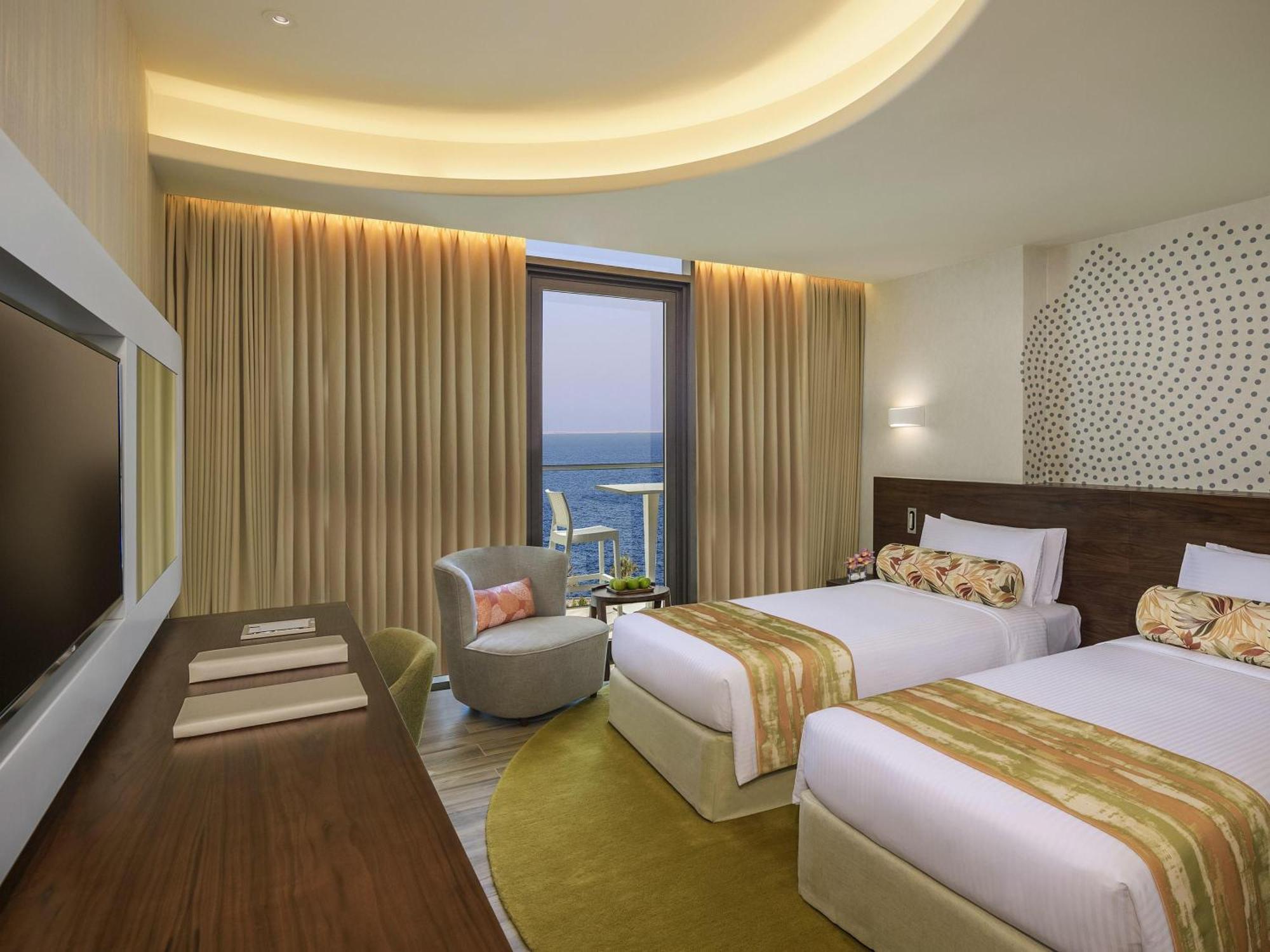 Deluxe Room Balcony Partial Sea View