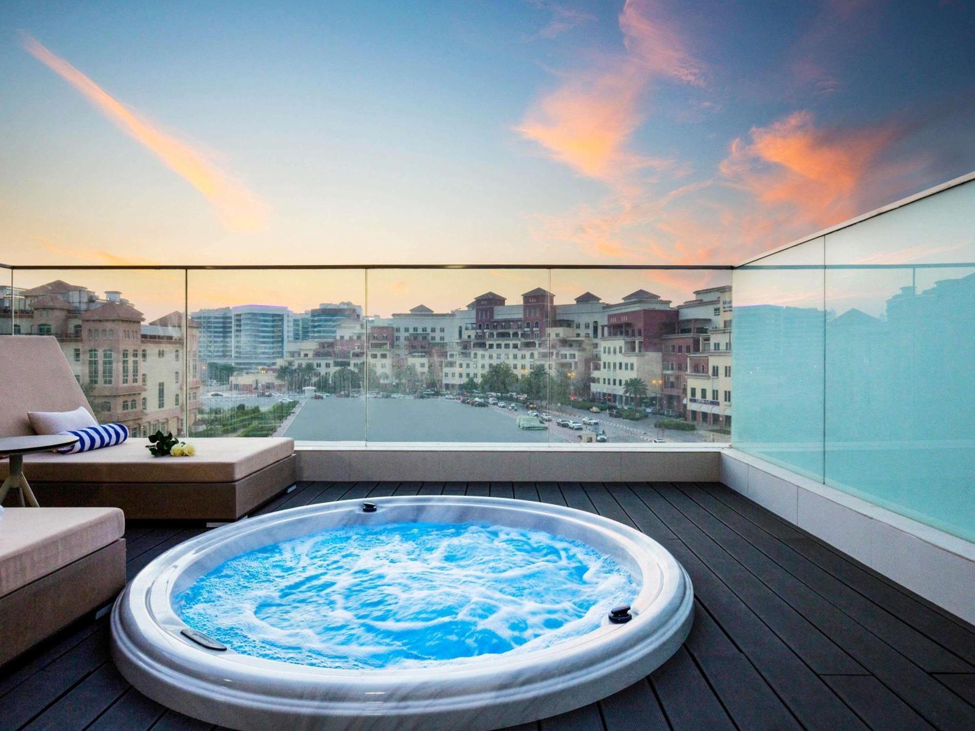 Executive Suite Jacuzzi Balcony