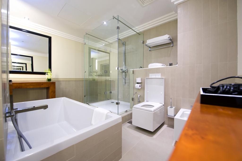 Family Suite complimentary shuttle to DXB Airport Terminal 1 & 3