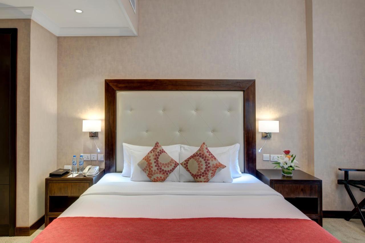 Executive Suite,1722888536:JPEG