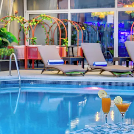 Howard Johnson Plaza By Wyndham Dubai Deira-3