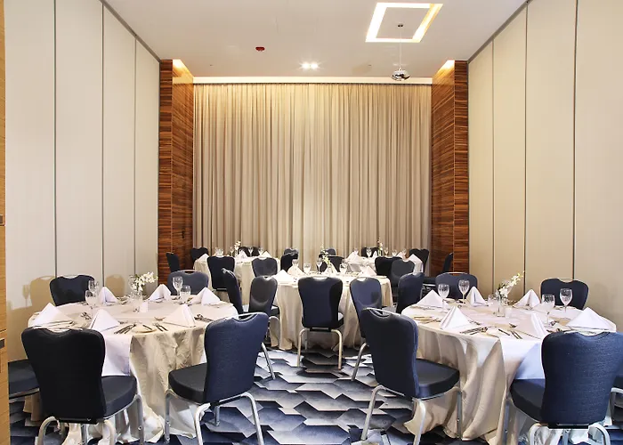 Grand Cosmopolitan Hotel Dubai