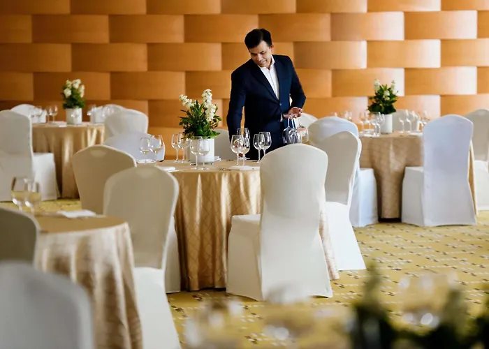 Adagio Premium Dubai Al Barsha Aparthotel